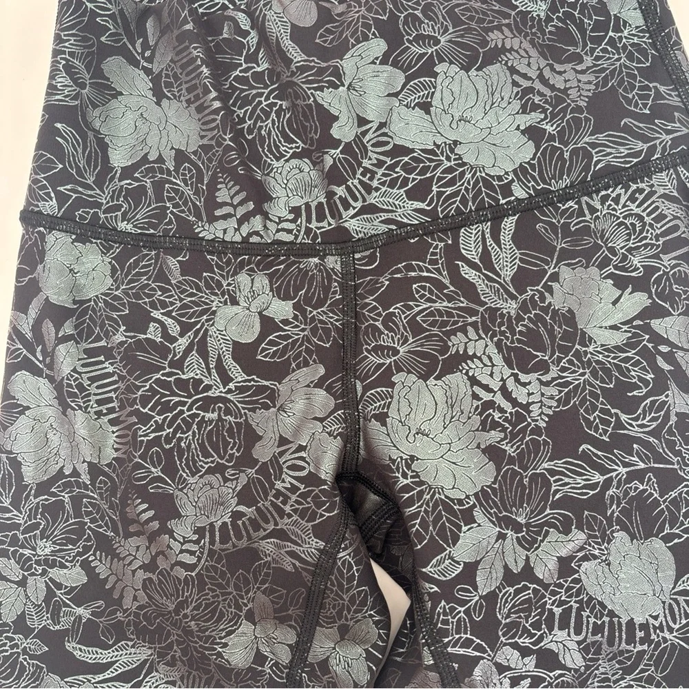 Lululemon Wunder Under tight 25” Shine Flourish Black Size 4 NWT - Picture 2 of 5